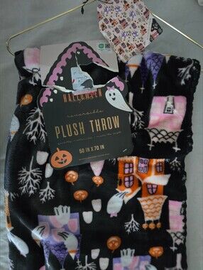 Halloween Nights Reversible Plush Throw Blanket Hunted House